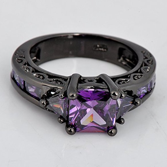 Jewelry - 10K Black Gold Ring